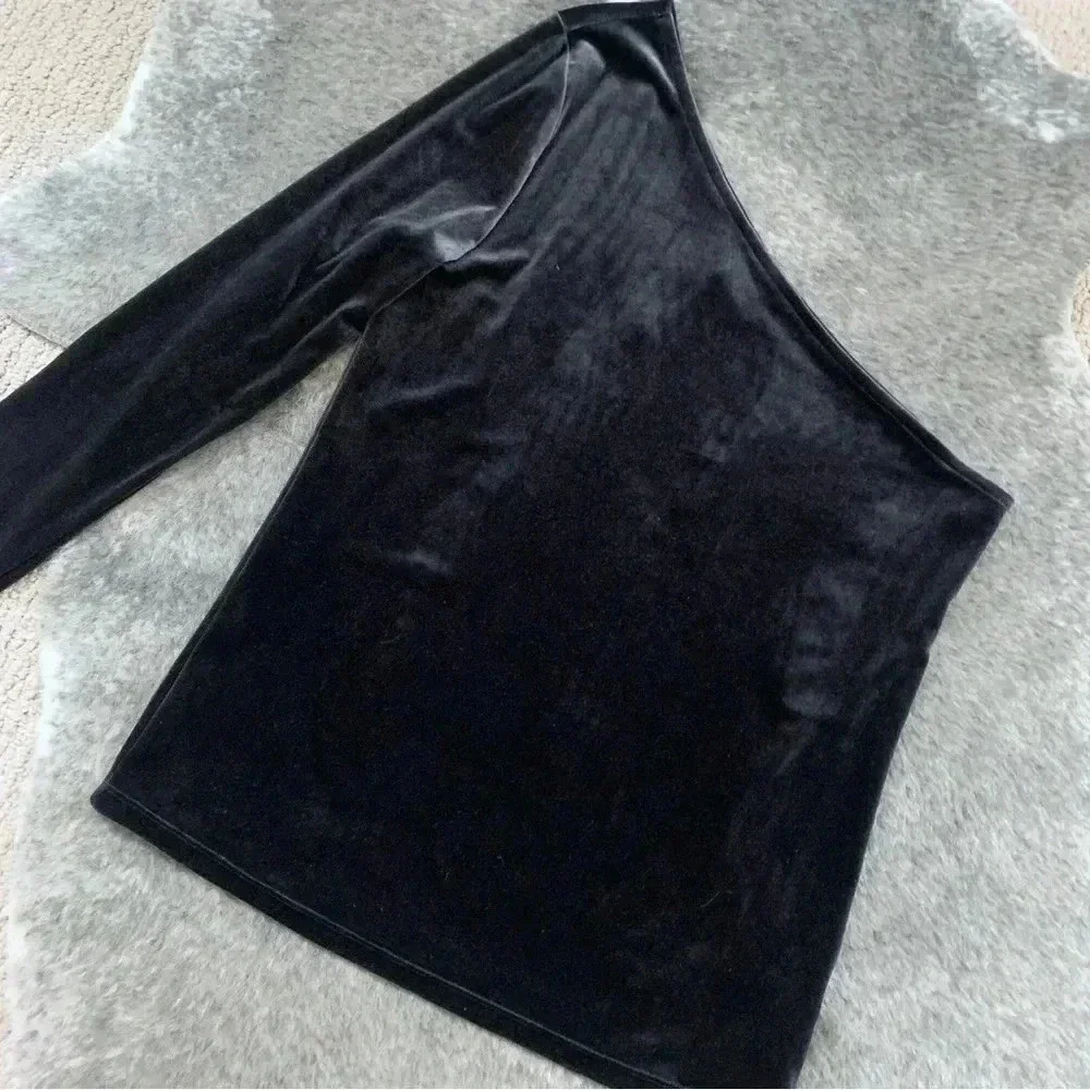 NWT Old Navy Velvet One Shoulder Top